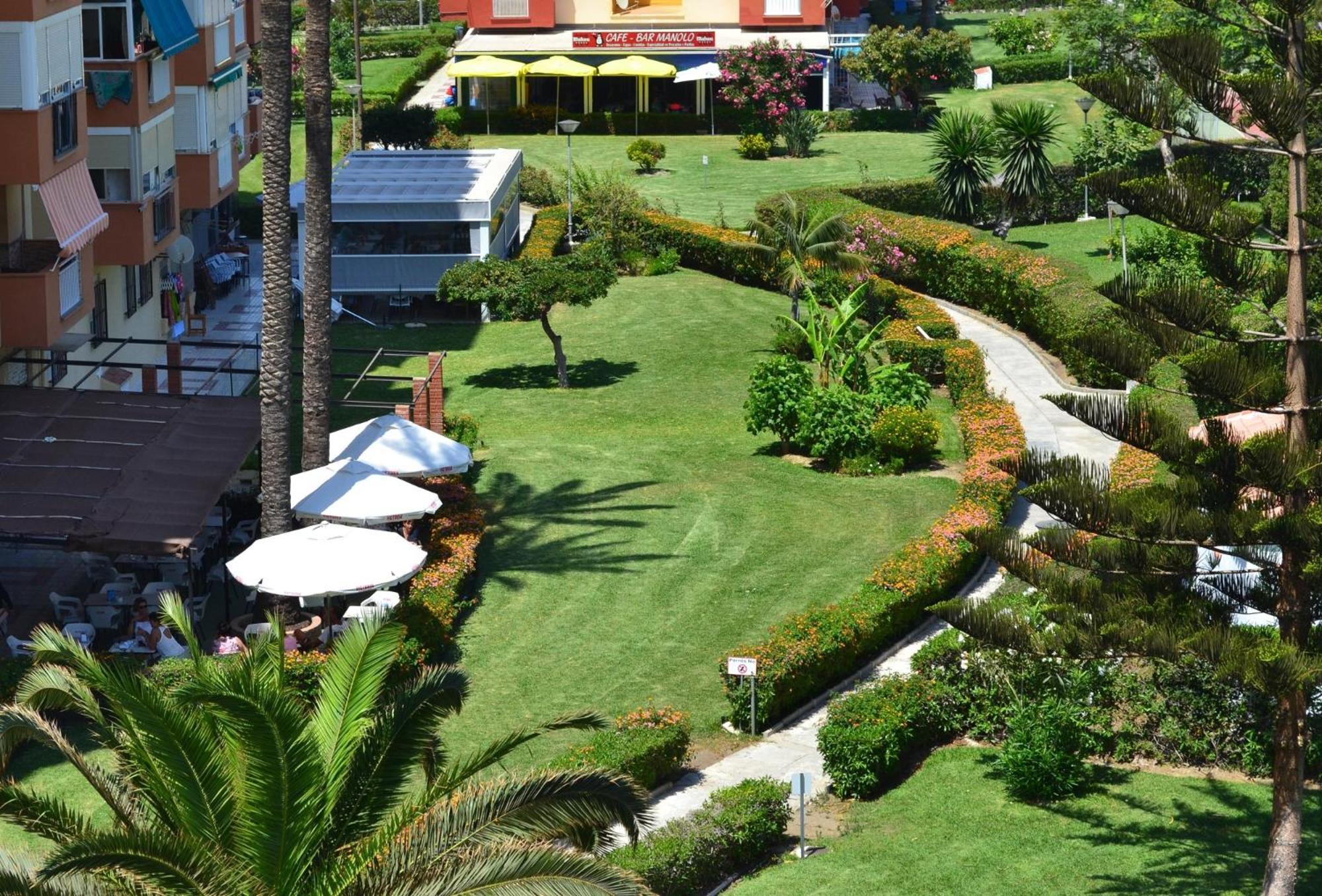 Spacious 1 Bedroom Apartment, Beach Front, Torrox Costa Exterior photo